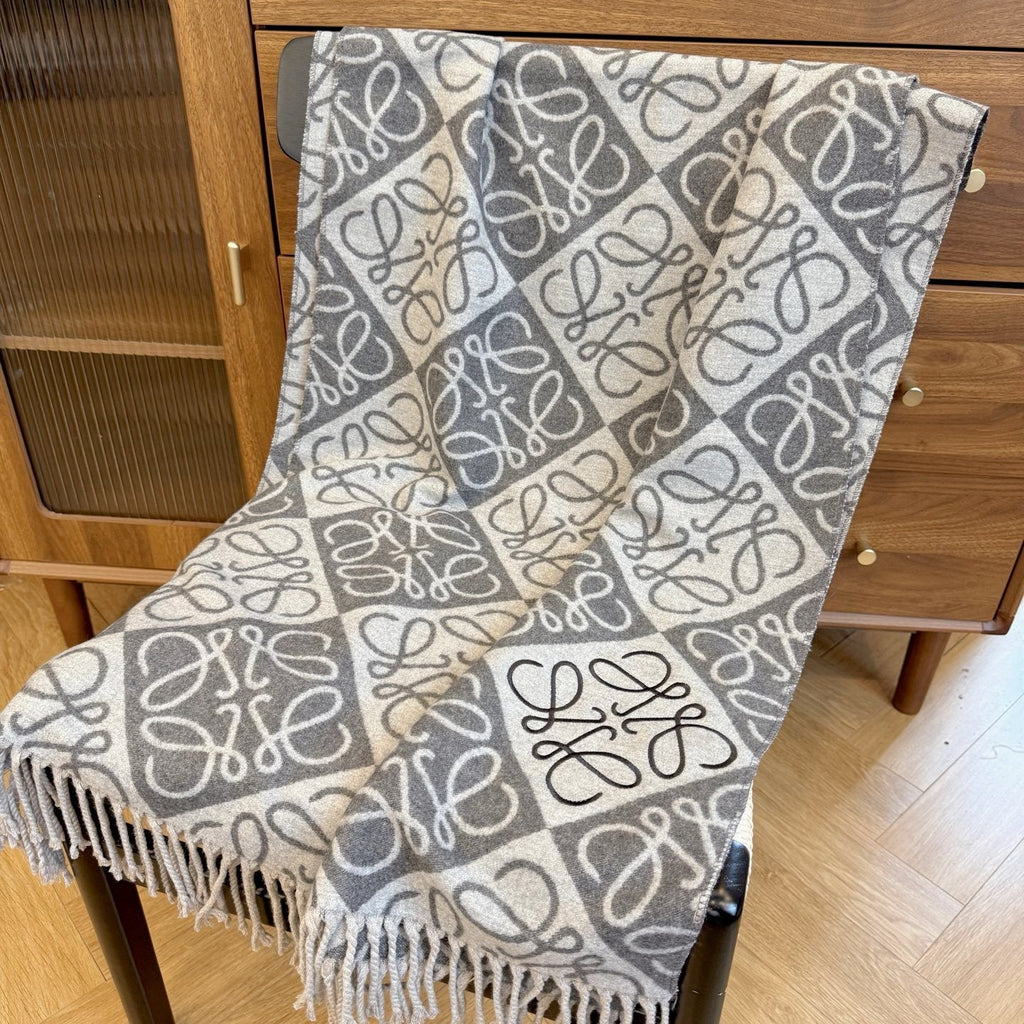 Gray and Beige Loop Pattern Fringed Knitted Scarf